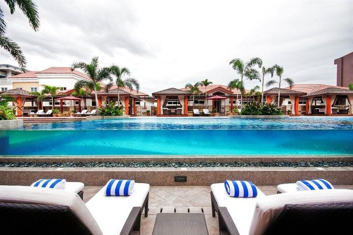 Maxims Hotel