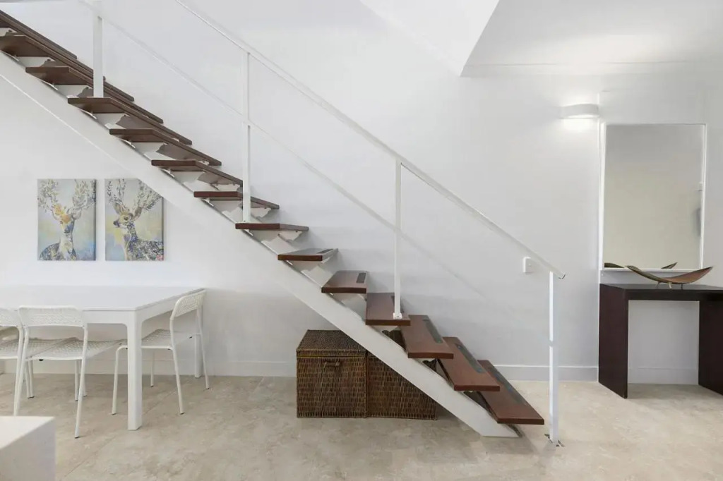 76 Upper Hastings Street Apartment