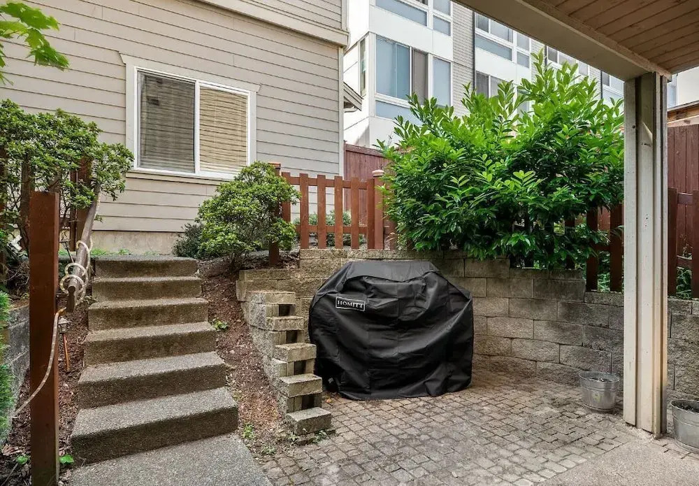 Seattle Vacation Home: Life's A Game