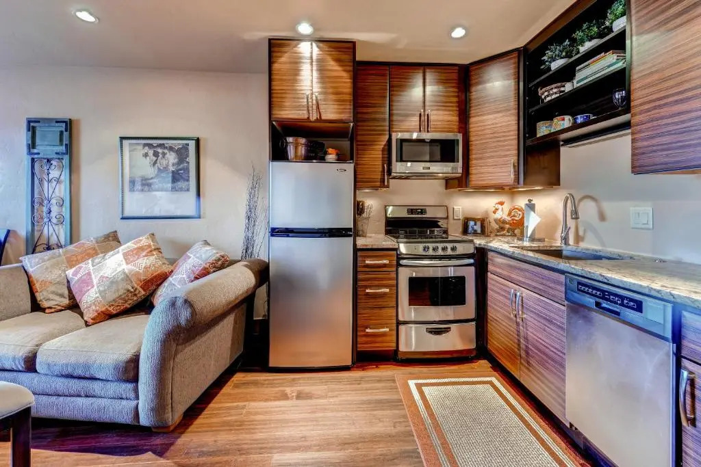 Studio Condo 318 in Historic Frisco at Cedars Lodge