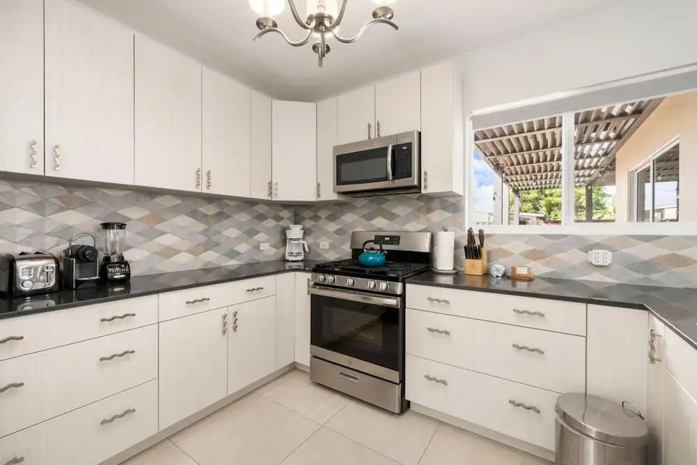 3BR Villa Central Location Private Pool Patio