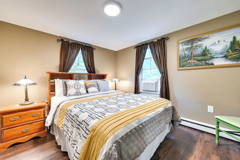 Charming East Durham Home - 2 Mi to Water Park