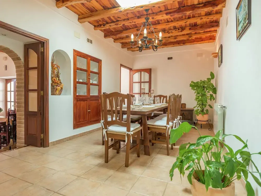 Authentic Finca with Swimming Pool & Hot Tub near Beach