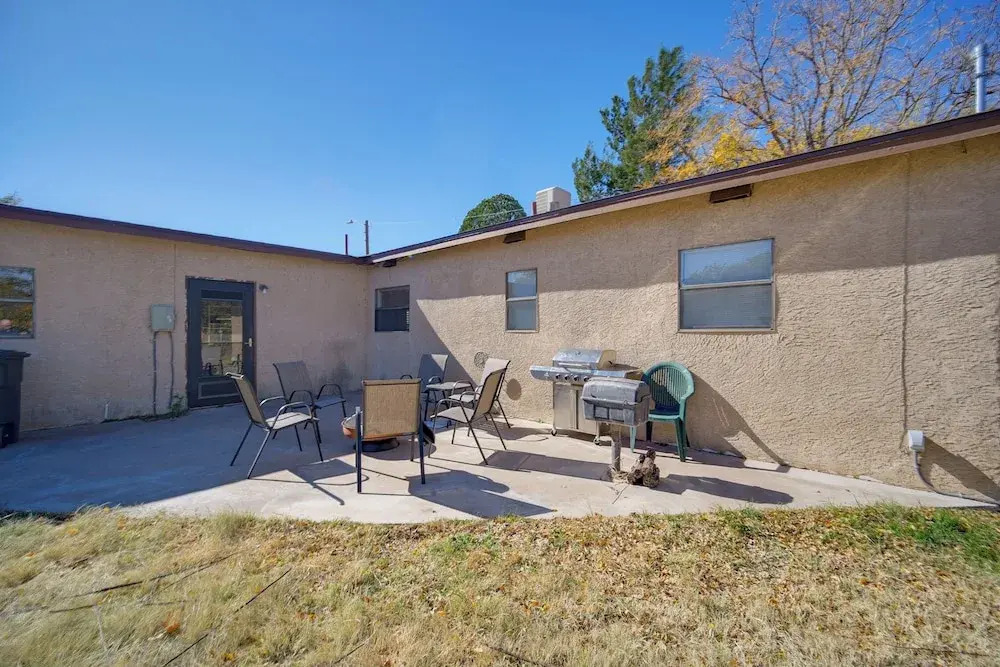 1 Mi to Enmu: Portales Family Home w/ Yard!