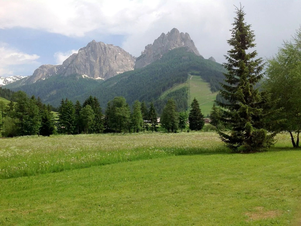 Spacious Chalet with Garden near Ski Area in Tyrol