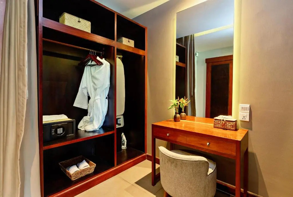 Indra Hotel