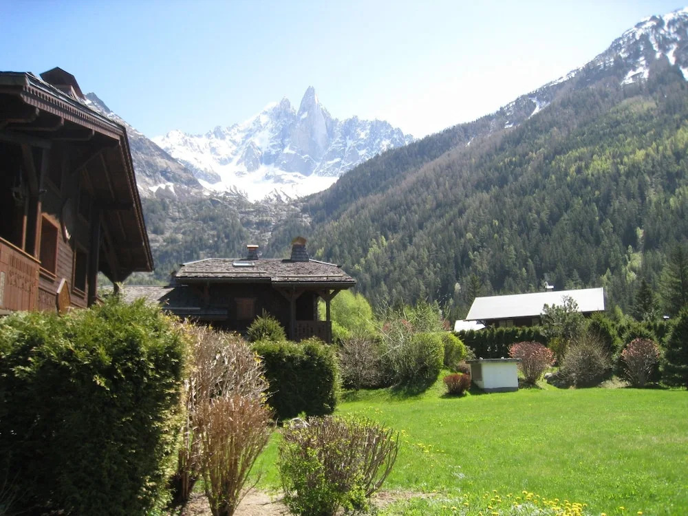 Beautiful Apartment With a Somewhat Unusual Layout Less Than 1km From the Slopes