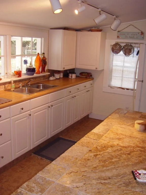 Old Carrabelle Hotel Captains Quarters Suite