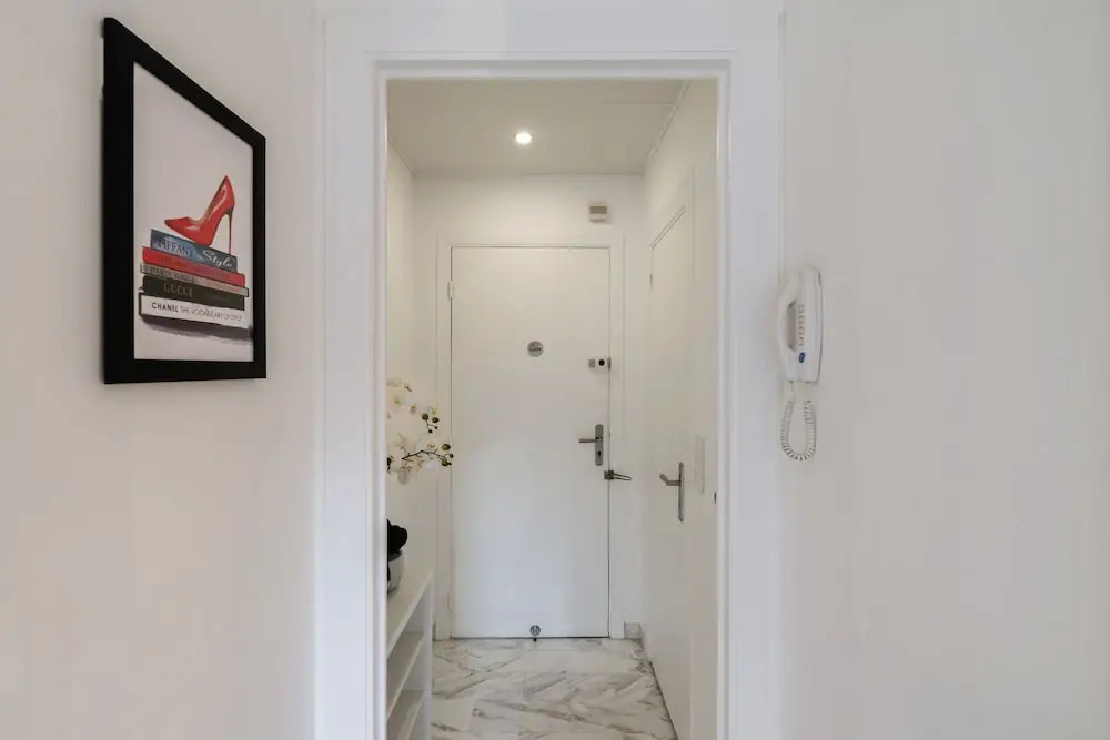Appartement 2 pièces au calme proche Martinez avec parking privé