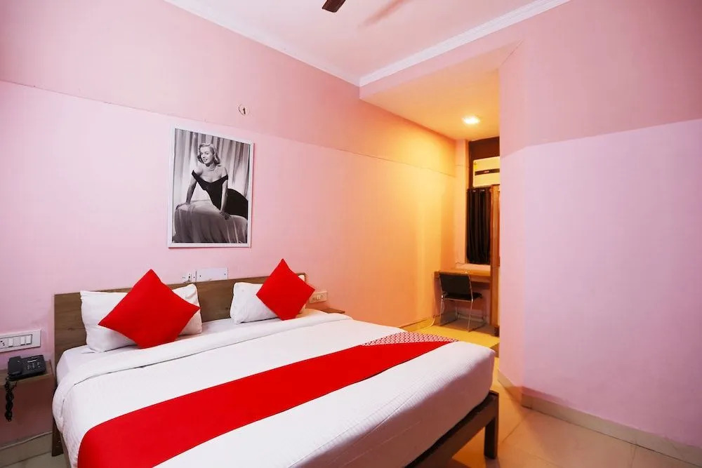 OYO 62899 Avni Residency