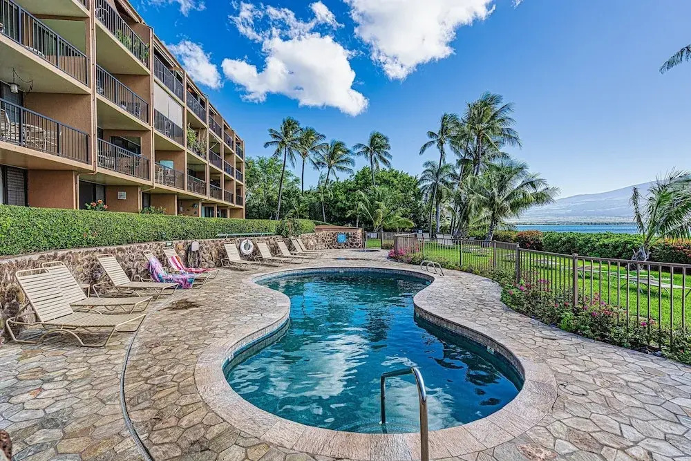 Ocean Front & Budget Friendly: Maalaea Banyans 204 - The Perfect Couples Getaway