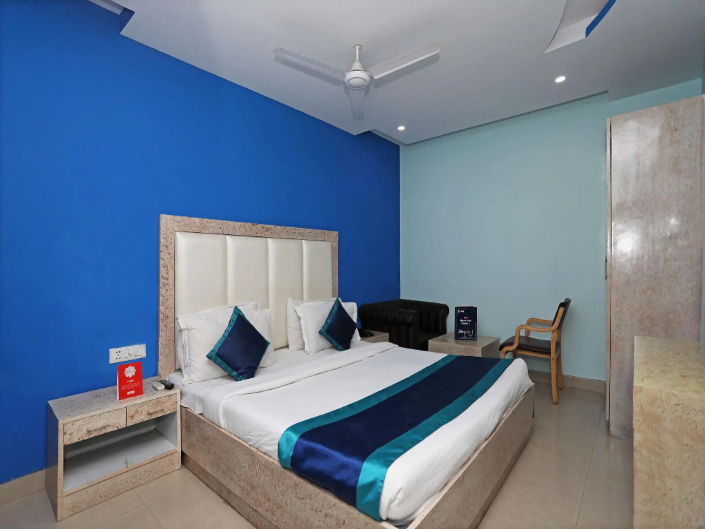 OYO 484 RTS Hotel