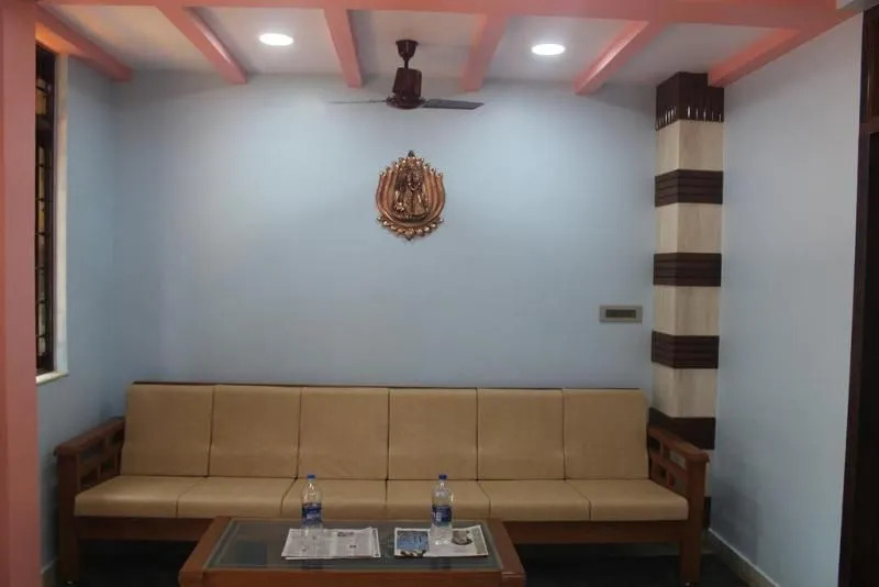 OYO 14779 Meera Motels & Residency