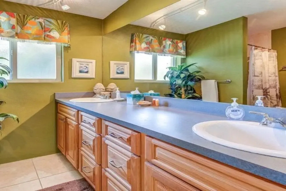 Exceptional Venetian Shores Home With Pool, Dock And Boat Lift. 4 Bedroom Home