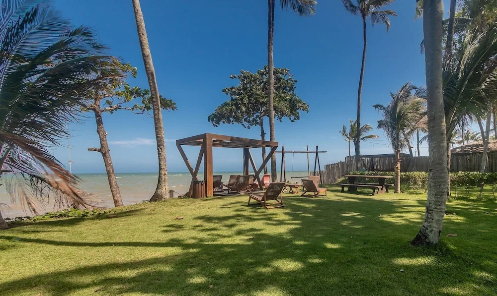 Fully Equipped Apartments in an Oceanfront Condo With Leisure Area and Pool Vvas