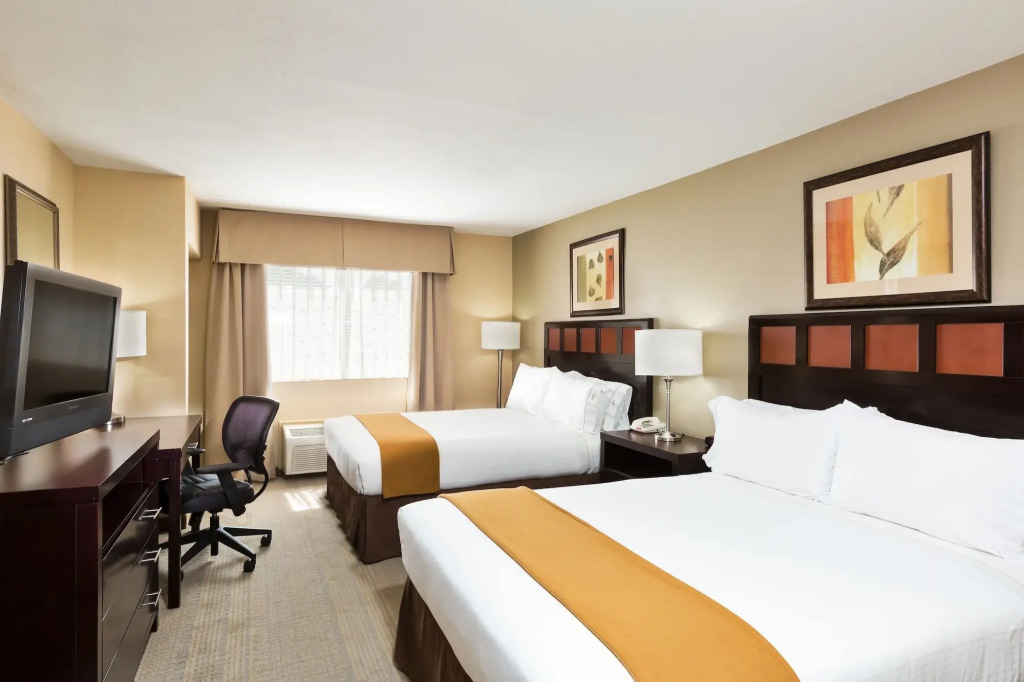 Holiday Inn Express Palestine by IHG