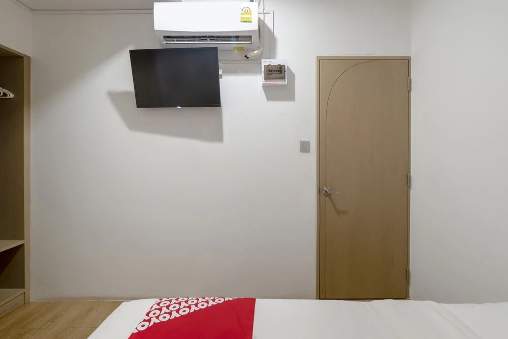 OYO 982 Charurat Suite​
