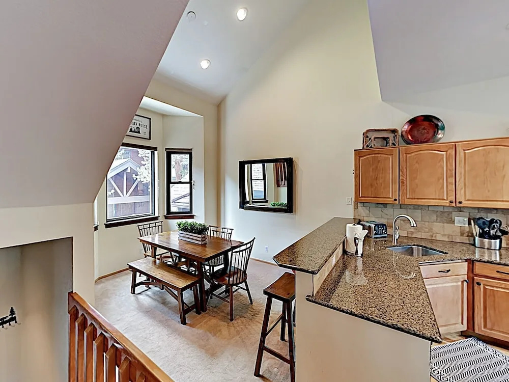 New Listing! Warriors Mark Townhome W/ Hot Tub 3 Bedroom Townhouse