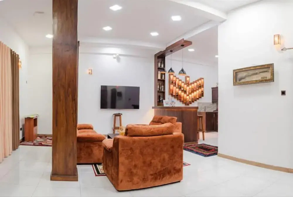Fogy Ella Hotel