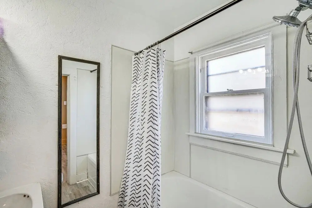 2 Mi to Dtwn: Studio Suite in Sheboygan