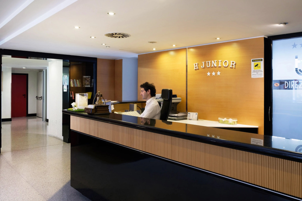 Hotel Junior by OasiGroup Hotels