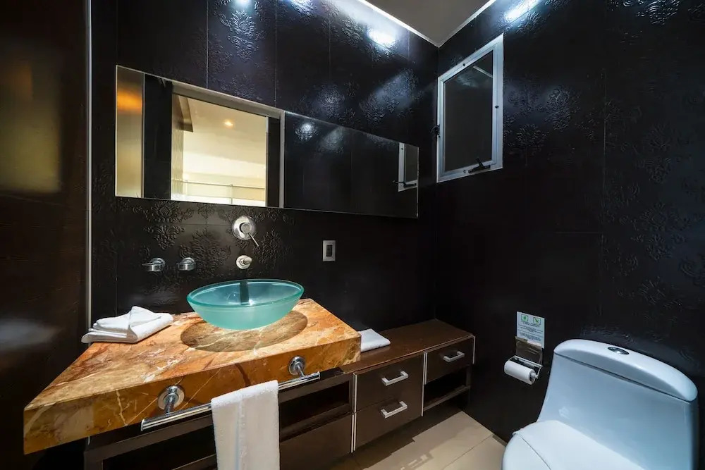 The Loft - Just 4 blocks from the beach