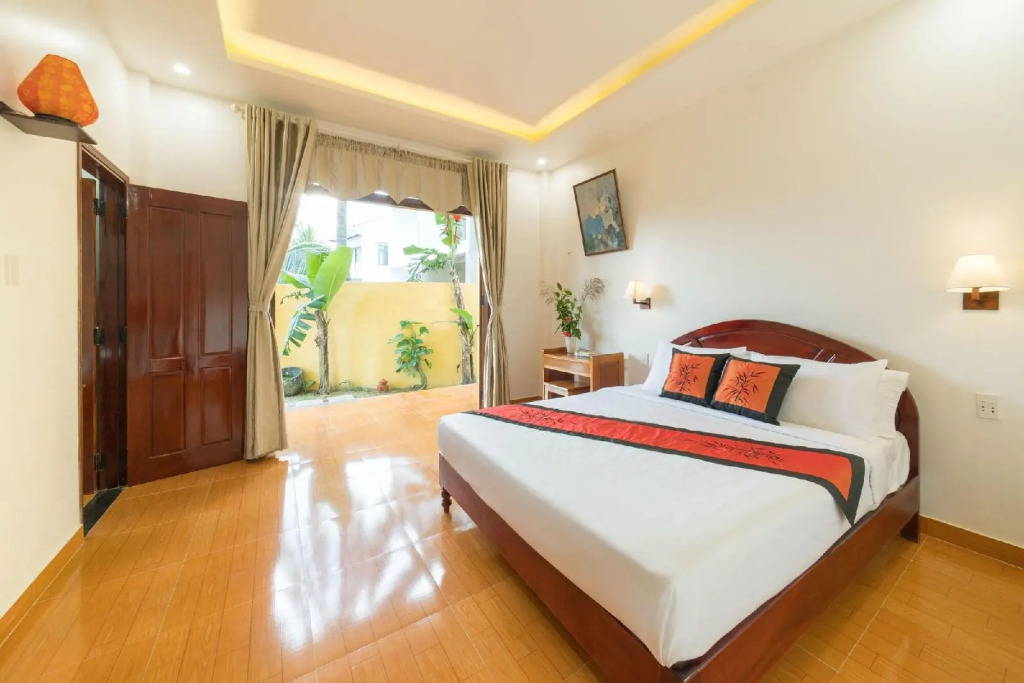 Lakeview Villa Homestay