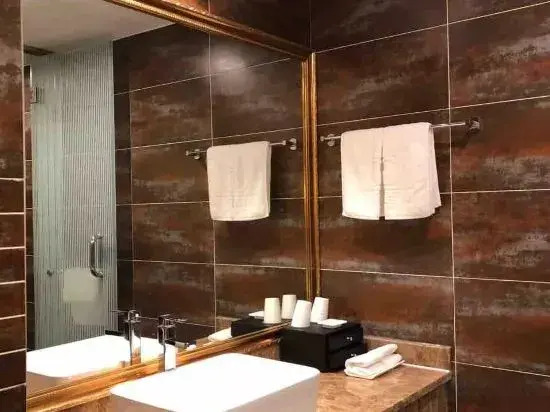 Qingmu Select Hotel (Xuancheng Langxi Jinmao Building)