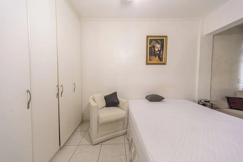 Apto com Wi Fi e Garagem a 240 Metros da Praia