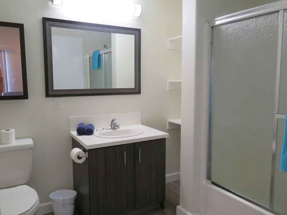 Fully Furnished Apartments near Hollywood