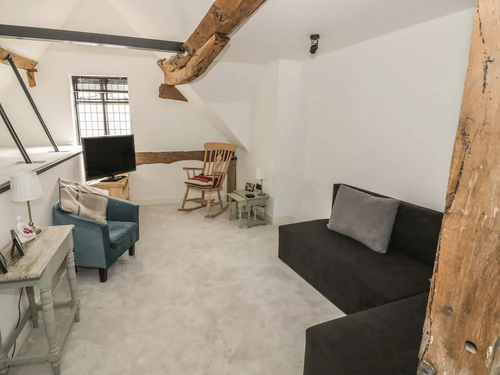 Tudor Loft - High Street