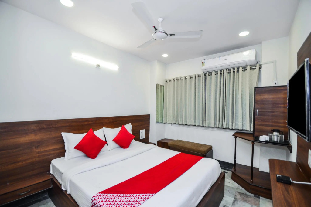 Collection O 23086 Hotel Mayur