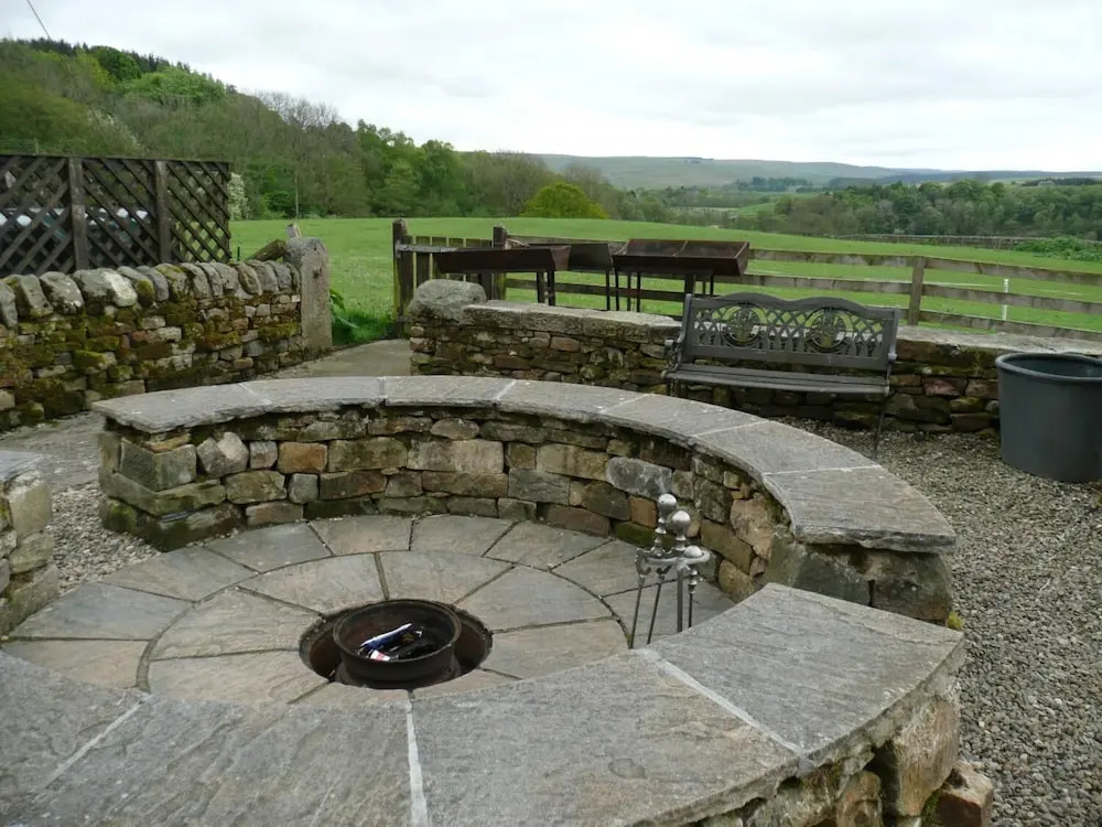 Hollybush Inn