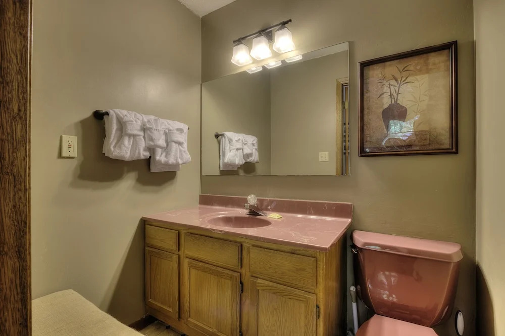 Bears Delight  320 - Three Bedroom Cabin