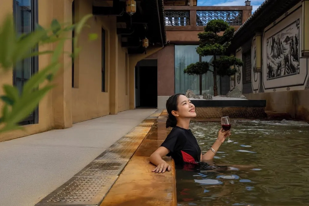 Aofeng Tangquan Secluded Villa