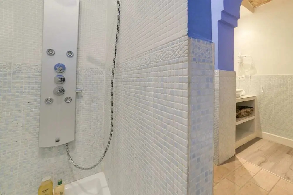 Stylish 1 Bed Apt w/ Terrace in Lesseps