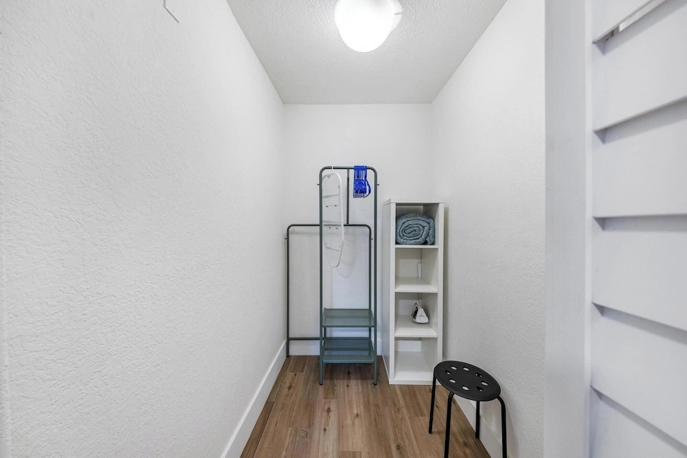 Steps From Ocean Art Deco 1BR Free Parking