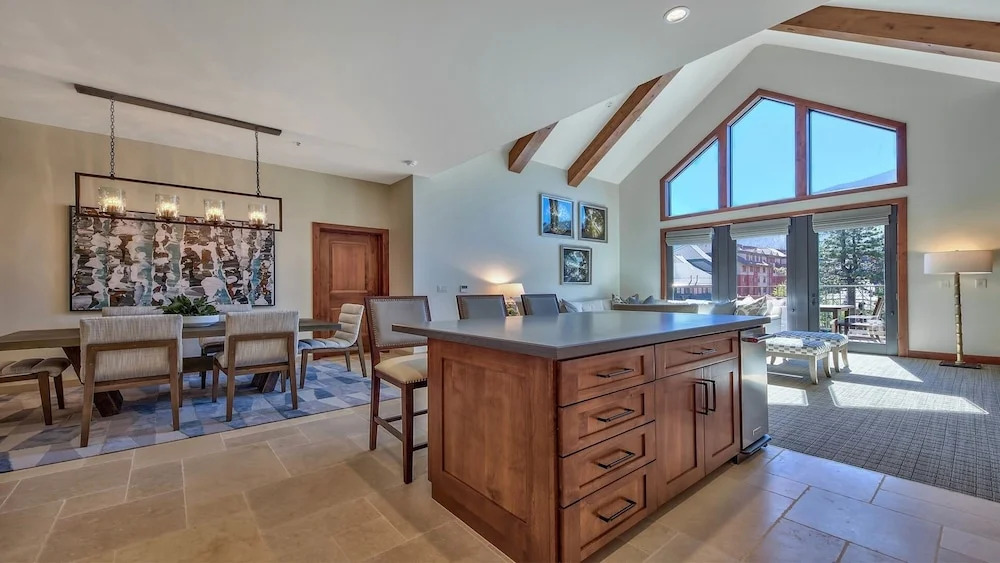 LuxuryÂ 4br  Steps From Heavenly Village & Gondola 4 Bedroom Condo by RedAwning