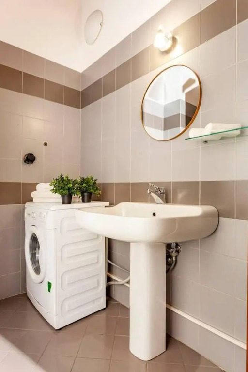 Design Villa with parking Navigli Milan sleeps5