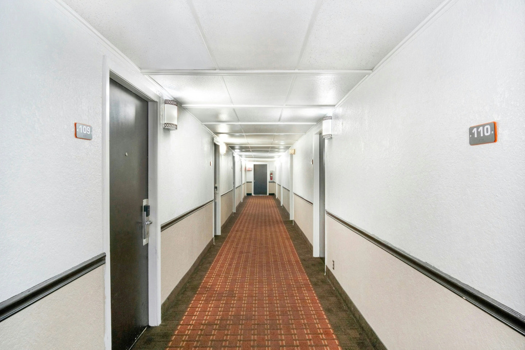 Travelodge by Wyndham Dodge City KS