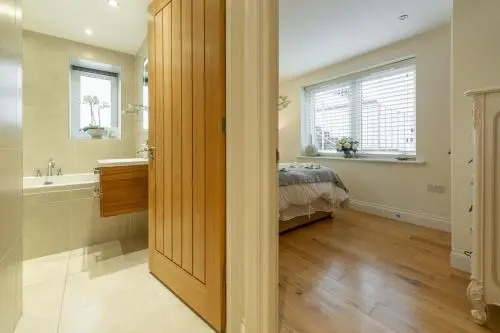 1 Sandy Lane