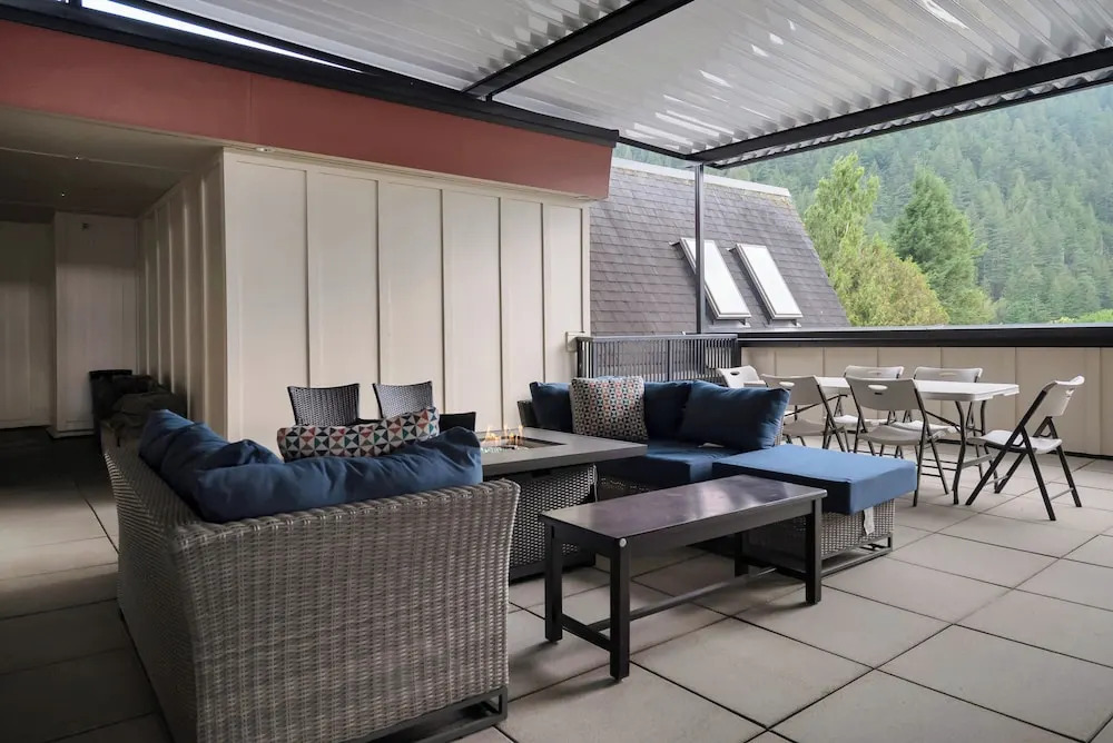 Stylish Urban Retreat  2BR Condo