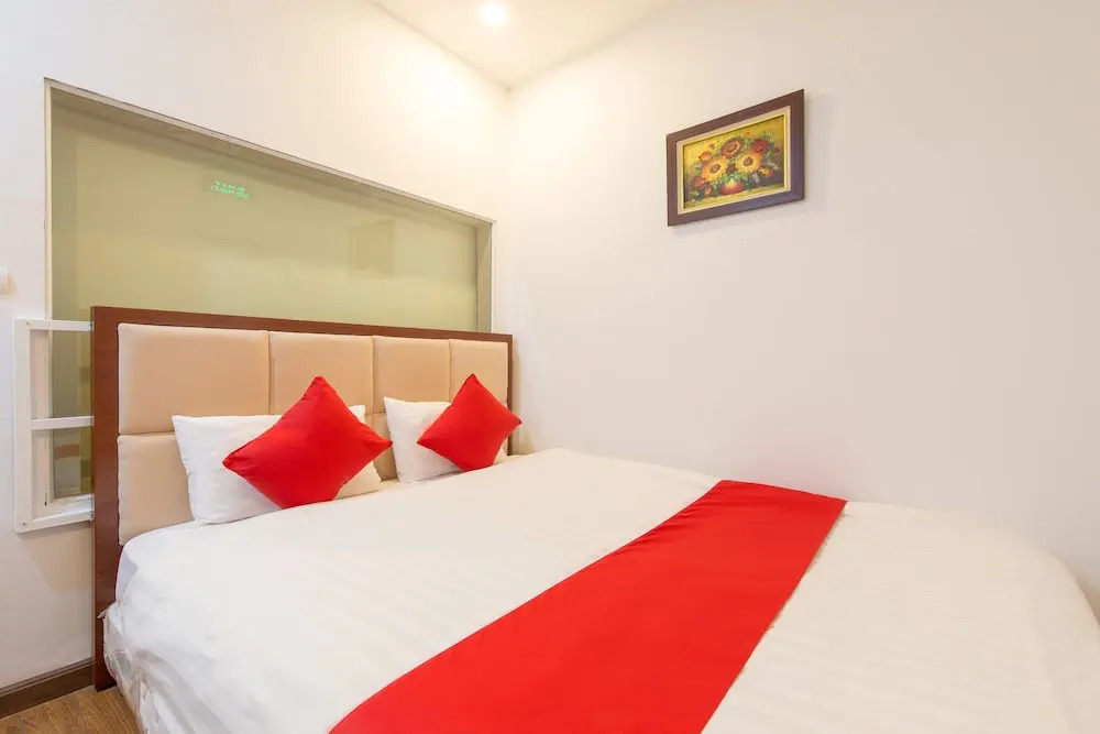OYO 196 Sweet Hotel