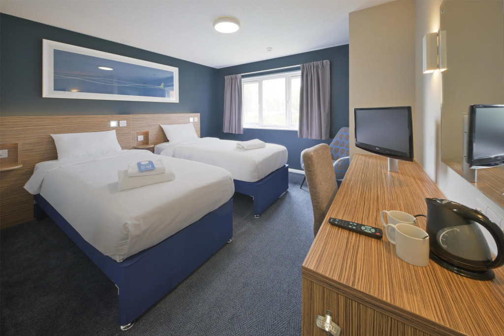 Travelodge Swansea M4