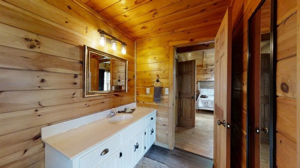 Pure Country - 3 Br cabin by RedAwning