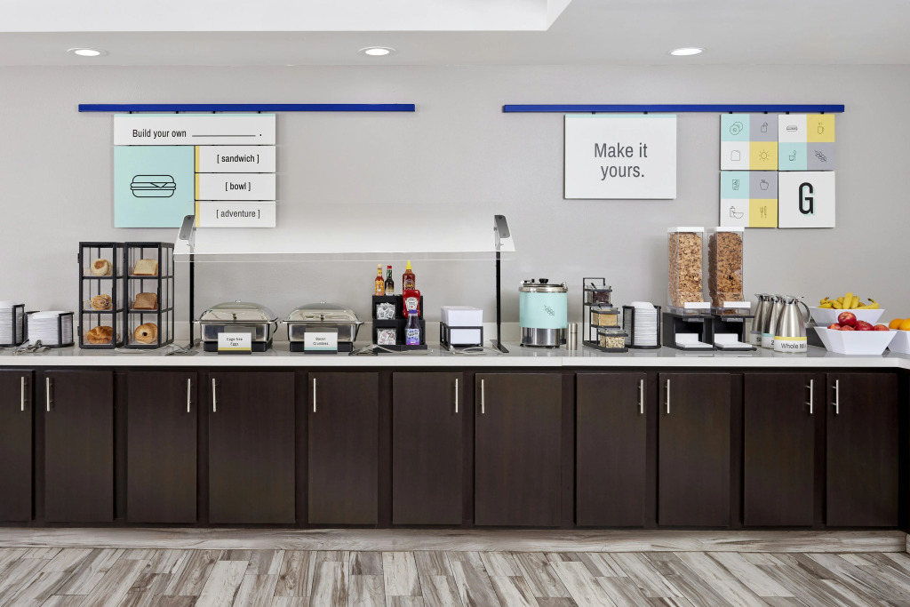 Отель Garner Albuquerque Airport by IHG