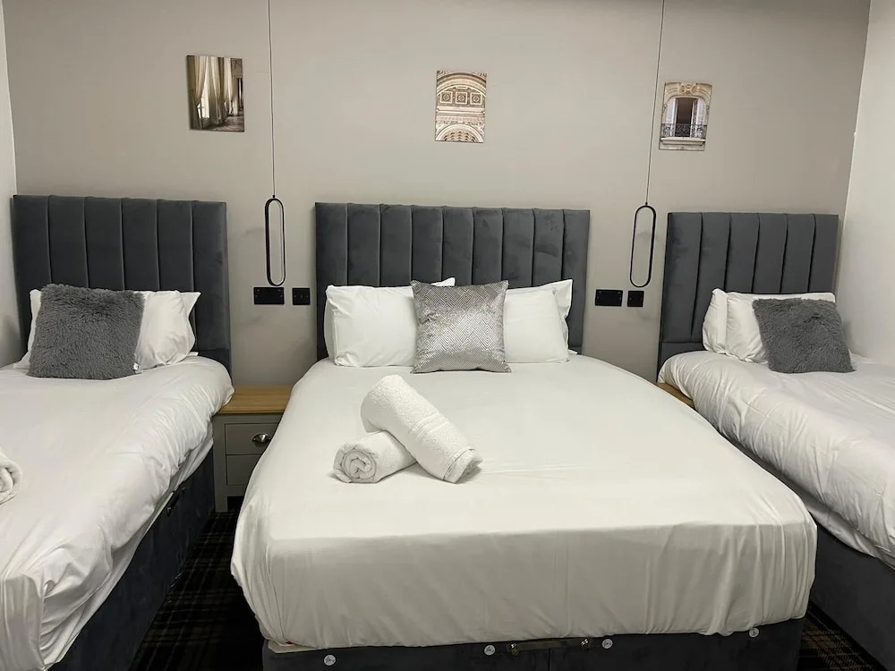 Luis apartments in Leeds