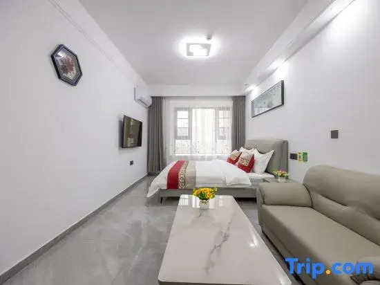 Wuyou Light Luxury Homestay (Zhengzhou University New Campus)