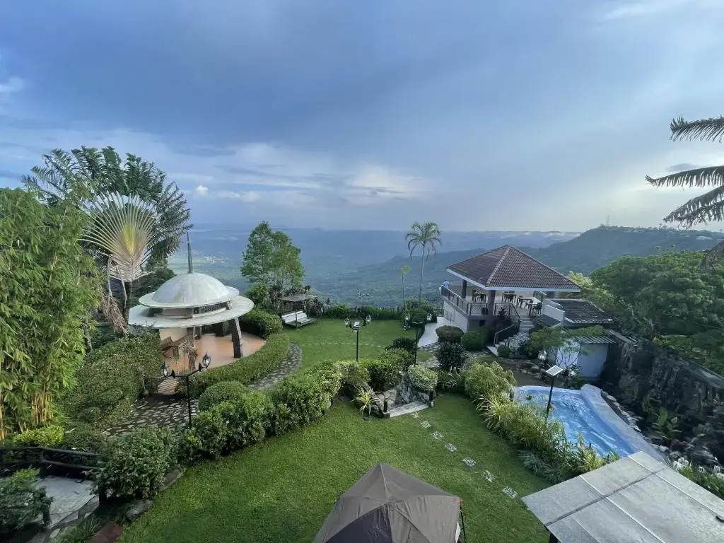 The Lakeview Suites