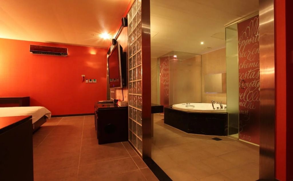 Lonestar Hotel